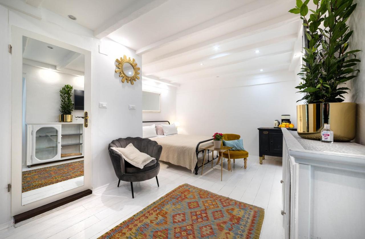 Swan Adriatic Apartment & Room Sibenik Exterior photo
